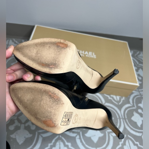 Michael Kors | Haley Boot With Box! - Picture 7 of 15